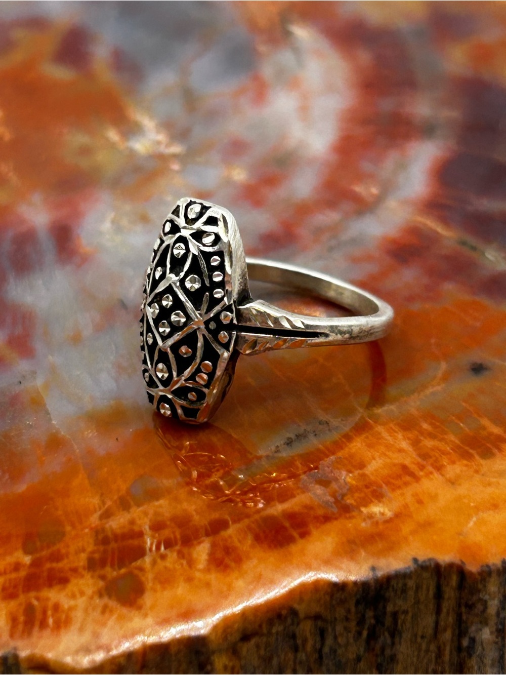 Vintage Sterling Silver Patterned Ring - Size 7 - Picture 2 of 6